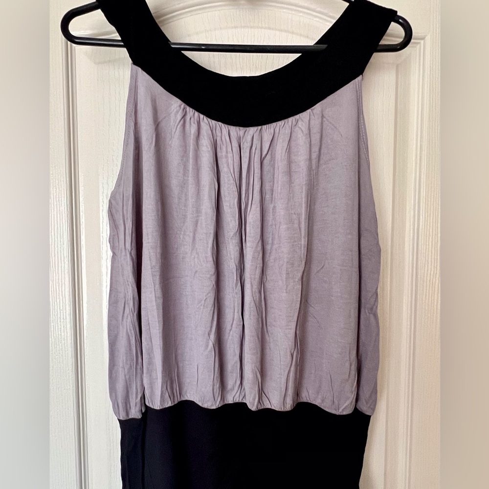 NWOT Smokey Lavender and Black sleeveless blouson top L